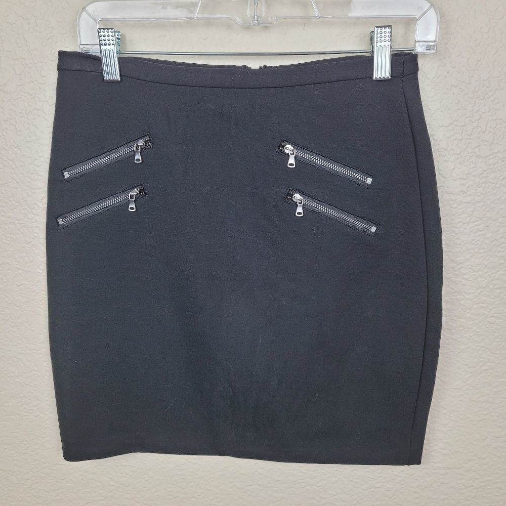 PAIGE Black Mini Skirt with Exposed Zippers Size Medium (6783)